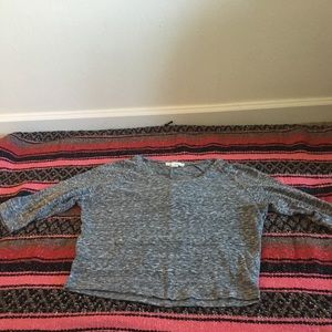 Dark gray 3/4 flowy croptop. Size small